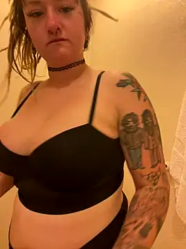 1-800-FUCKYOU online show from 11-18-25, 05:05