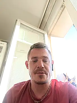 Snapshot of Ivanekkral chatting on 05-18-26, 05:29 Ivanekkral online show from 05-18-26, 05:29