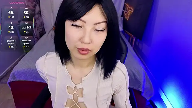 Snapshot of ValeryMur chatting on 05-20-26, 01:41 ValeryMur online show from 05-20-26, 01:41