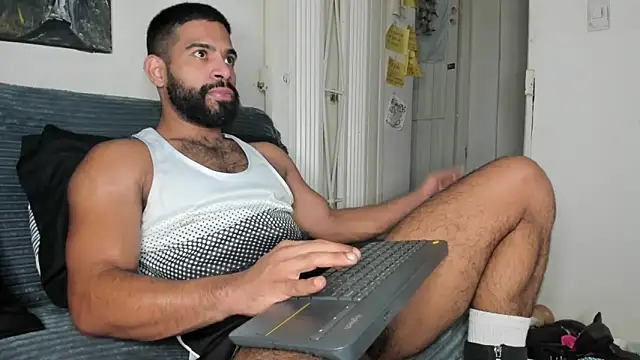 Snapshot of sweatyhairypig23 chatting on 02-08-26, 03:59 sweatyhairypig23 online show from 02-08-26, 03:59