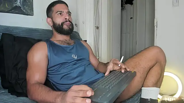 Snapshot of sweatyhairypig23 chatting on 02-12-26, 08:47 sweatyhairypig23 online show from 02-12-26, 08:47