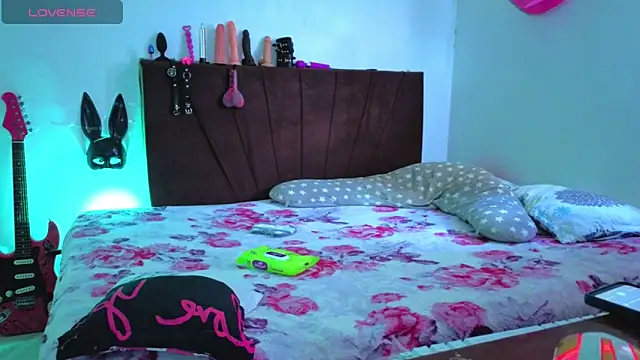 I am kim online show from 03-15-26, 04:14