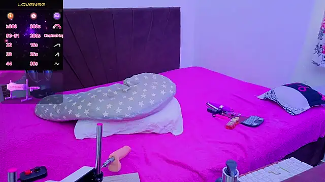 Snapshot of I_am_kim chatting on 02-15-26, 07:13 I am kim online show from 02-15-26, 07:13