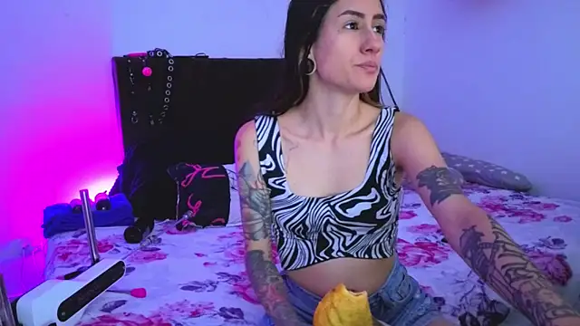 Snapshot of I_am_kim chatting on 03-03-26, 02:18 I am kim online show from 03-03-26, 02:18