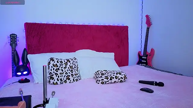 I am kim online show from 07-15-26, 10:50