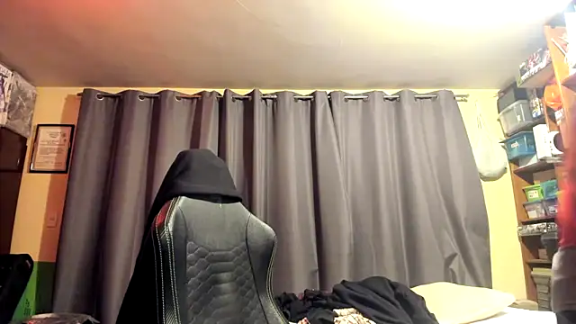 VonDoomdelToro online show from 10-05-25, 08:05