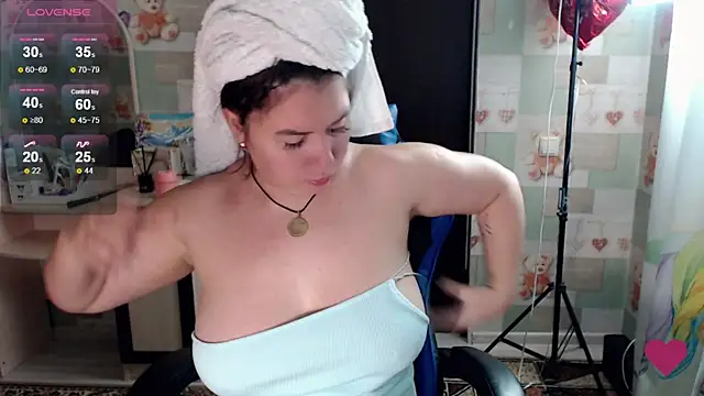 Korolek12 online show from 11-21-25, 04:44