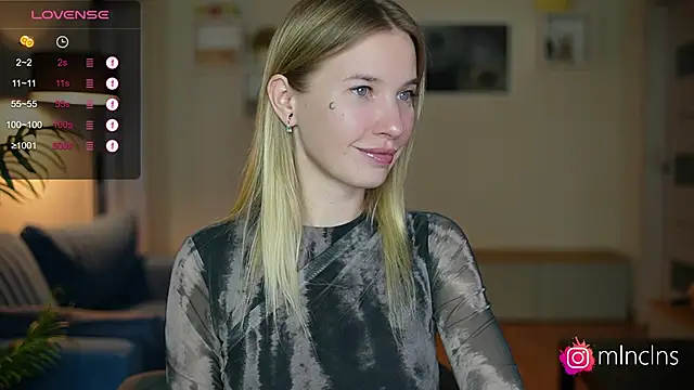 Snapshot of melanielwithu chatting on 10-19-25, 01:14 melanielwithu online show from 10-19-25, 01:14