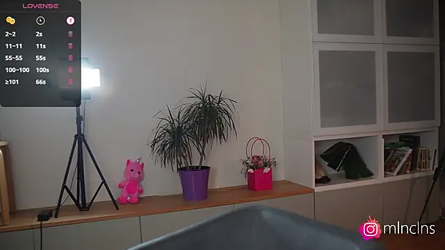 melanielwithu online show from 04-10-26, 07:32