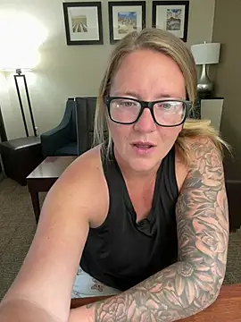 Lizzyloo online show from 02-19-26, 03:09