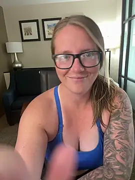 Lizzyloo online show from 02-25-26, 03:01