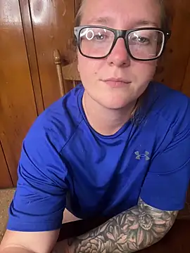 Lizzyloo online show from 10-24-25, 01:15