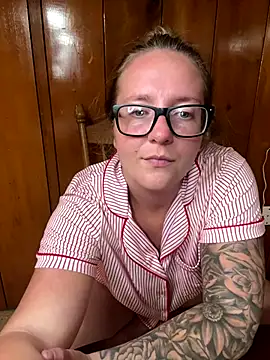 Lizzyloo online show from 10-22-25, 09:46