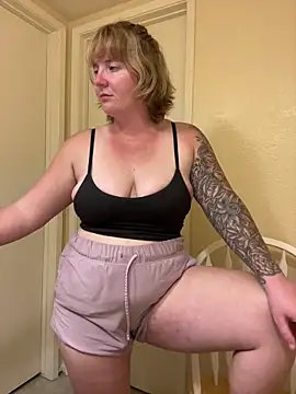 Lizzyloo online show from 02-12-25, 06:09