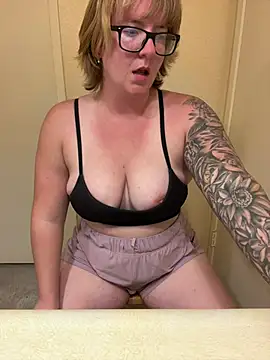 Lizzyloo online show from 02-20-25, 03:12