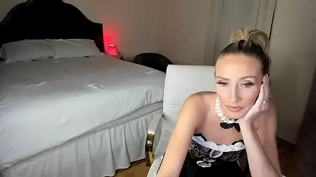 fitandfriskyx online show from 10-24-25, 10:42