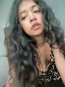 Peach Girll online show from 03-13-26, 03:06