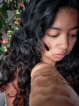 Peach Girll online show from 11-04-25, 12:09