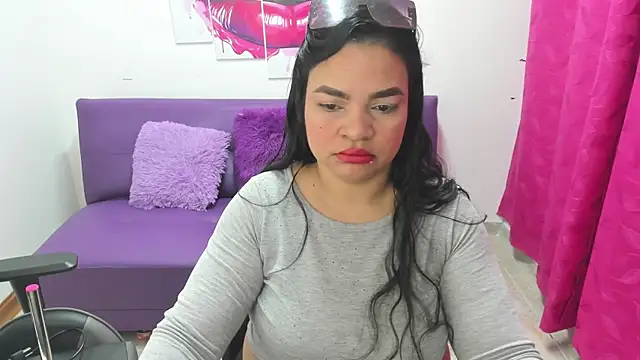 Snapshot of Cloe_35 chatting on 03-15-25, 03:37 Cloe 35 online show from 03-15-25, 03:37