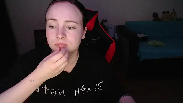 Laralianna online show from 12-13-25, 08:04