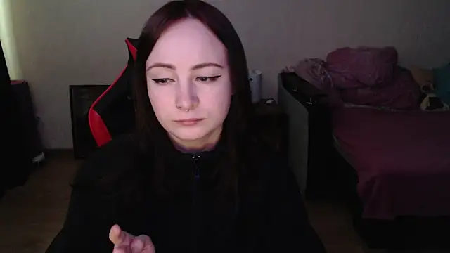 Snapshot of Laralianna chatting on 04-30-26, 05:03 Laralianna online show from 04-30-26, 05:03