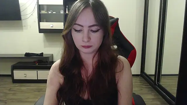 Snapshot of Laralianna chatting on 02-17-25, 09:43 Laralianna online show from 02-17-25, 09:43