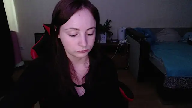 Snapshot of Laralianna chatting on 06-18-26, 09:36 Laralianna online show from 06-18-26, 09:36