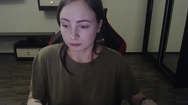 Snapshot of Laralianna chatting on 03-17-25, 03:40 Laralianna online show from 03-17-25, 03:40