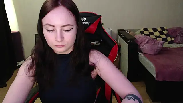 Laralianna online show from 04-13-26, 10:52