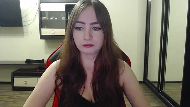 Snapshot of Laralianna chatting on 02-17-25, 06:39 Laralianna online show from 02-17-25, 06:39