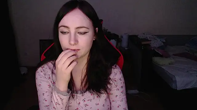 Laralianna online show from 02-25-26, 07:36