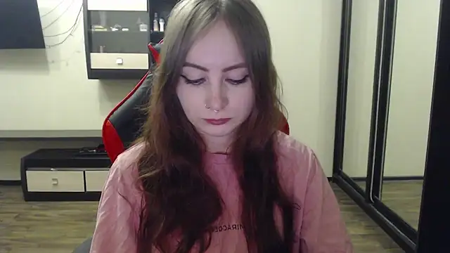 Snapshot of Laralianna chatting on 02-22-25, 04:51 Laralianna online show from 02-22-25, 04:51