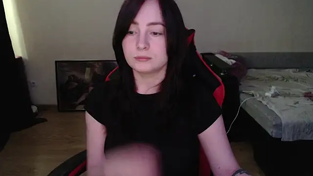 Laralianna online show from 04-23-26, 01:02