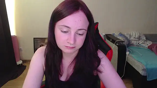 Snapshot of Laralianna chatting on 06-28-26, 02:56 Laralianna online show from 06-28-26, 02:56