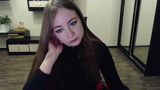 Snapshot of Laralianna chatting on 09-12-25, 02:39 Laralianna online show from 09-12-25, 02:39