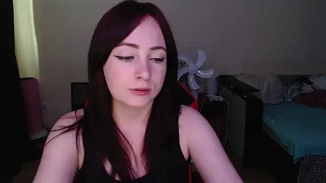 Snapshot of Laralianna chatting on 07-06-26, 01:51 Laralianna online show from 07-06-26, 01:51