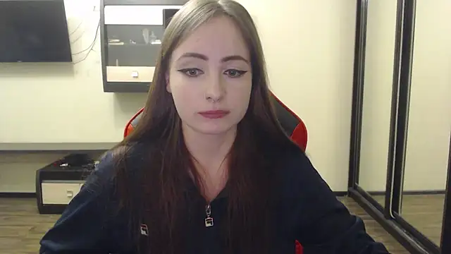 Snapshot of Laralianna chatting on 12-14-24, 06:41 Laralianna online show from 12-14-24, 06:41