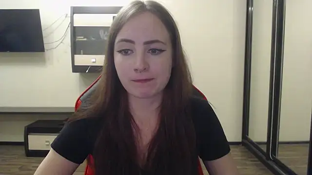 Snapshot of Laralianna chatting on 12-23-24, 06:26 Laralianna online show from 12-23-24, 06:26