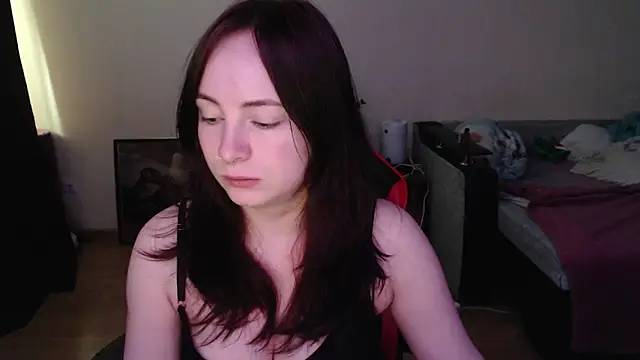 Snapshot of Laralianna chatting on 05-27-26, 11:17 Laralianna online show from 05-27-26, 11:17