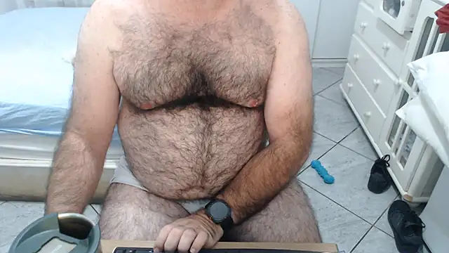 Snapshot of MysterBearMG chatting on 07-13-26, 12:00 MysterBearMG online show from 07-13-26, 12:00