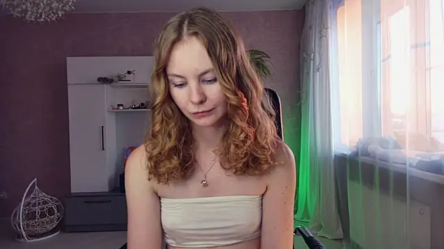 Snapshot of Cuddle_Cat chatting on 02-22-25, 02:19 Cuddle Cat online show from 02-22-25, 02:19