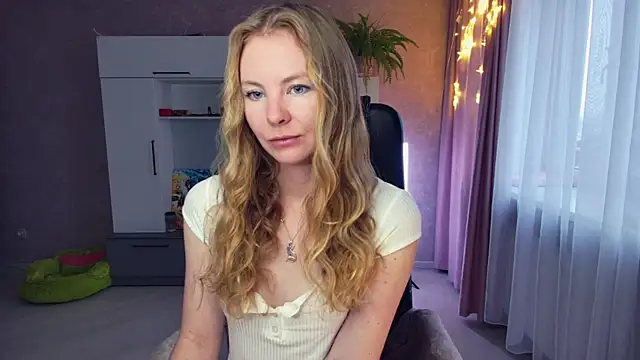 Snapshot of Cuddle_Cat chatting on 11-12-25, 05:33 Cuddle Cat online show from 11-12-25, 05:33