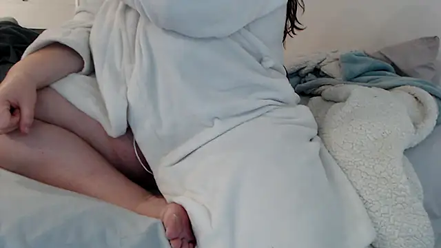 Snapshot of sweeti_Em chatting on 02-16-26, 07:01 sweeti Em online show from 02-16-26, 07:01