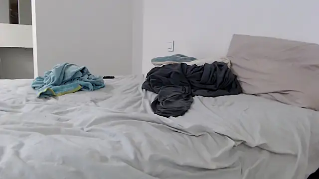 Snapshot of sweeti_Em chatting on 02-18-26, 07:21 sweeti Em online show from 02-18-26, 07:21