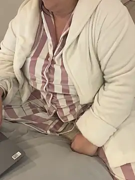 sweeti Em online show from 01-15-26, 07:06