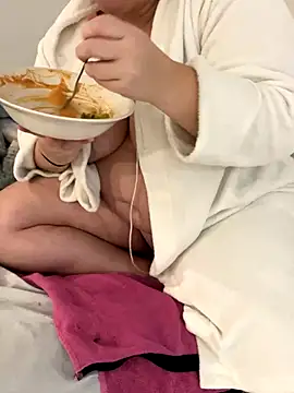 sweeti Em online show from 12-22-25, 07:03