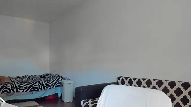 DaisiyWalker online show from 03-18-25, 05:12