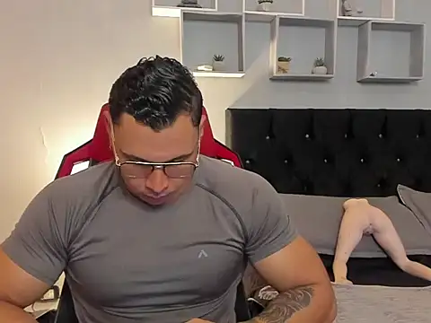 tyler hank01 online show from 04-15-26, 12:38