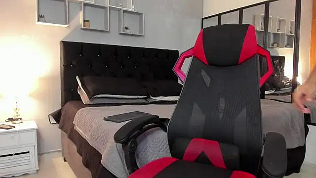 tyler hank01 online show from 12-15-25, 11:42