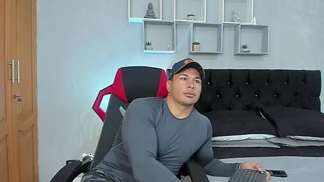 tyler hank01 online show from 11-23-25, 02:05